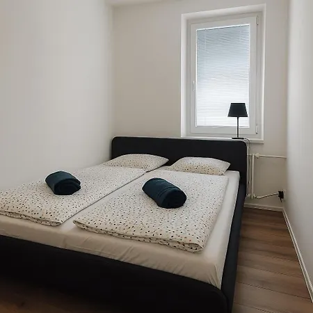 Karlove 3 Free Parking, Family Friendly, Near Center Apartamento